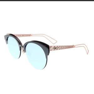 DIOR AMACLUB OFBXA4 Blue/Black
Round Sunglasses with rose gold handles. Used